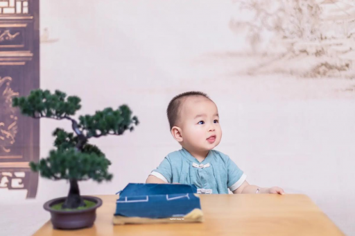 代怀包生男孩机构宝宝睡觉易惊醒