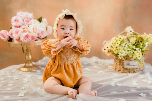 代怀包生男孩机构二月龄宝宝奶量